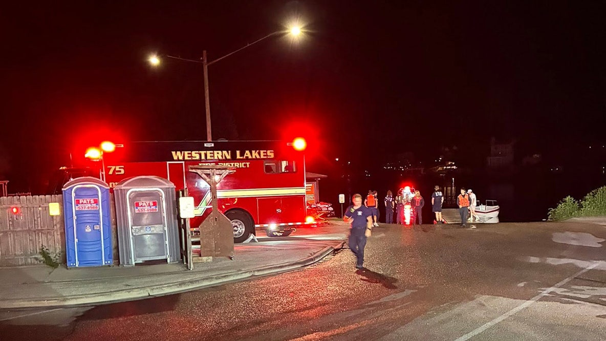 Okauchee Lake water rescue response, report of person overboard