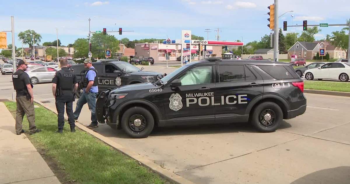 Milwaukee collision between SUV, police squad at 60th and Oklahoma
