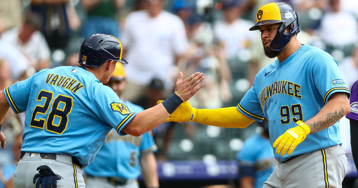 Brewers-Rockies score: Gary Sánchez homers, Milwaukee sweeps series