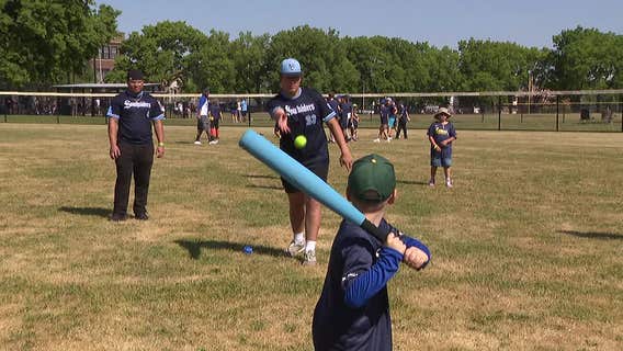 Milwaukee Brewers 'Play Ball' clinic brings kids, community together