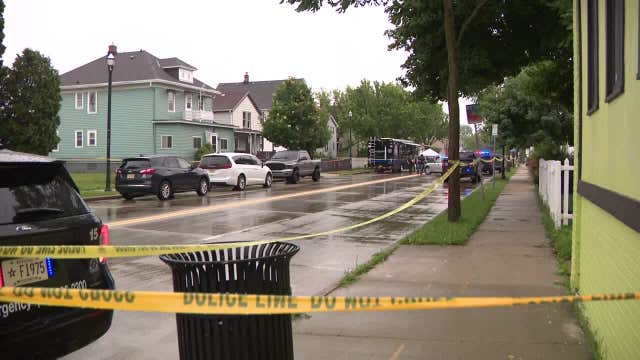 Racine homicide; 18-year-old Kenosha man found shot after crash