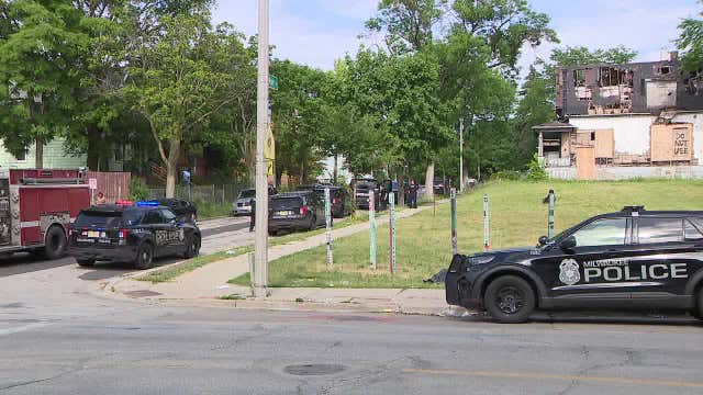 Milwaukee police pursuit ends in crash, 2 arrests after shooting