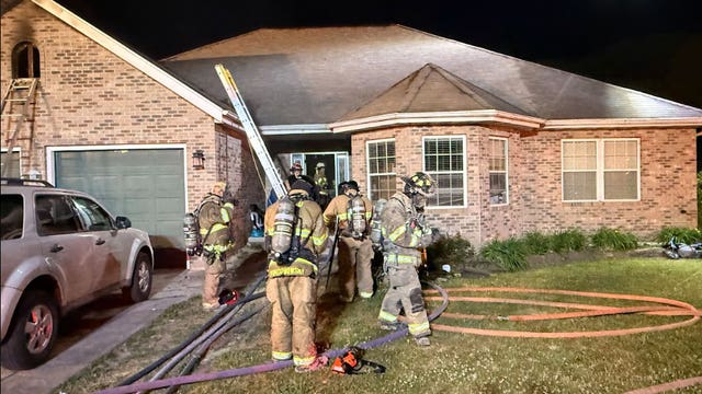 Fort Atkinson house fire; multiple 911 calls from neighbors