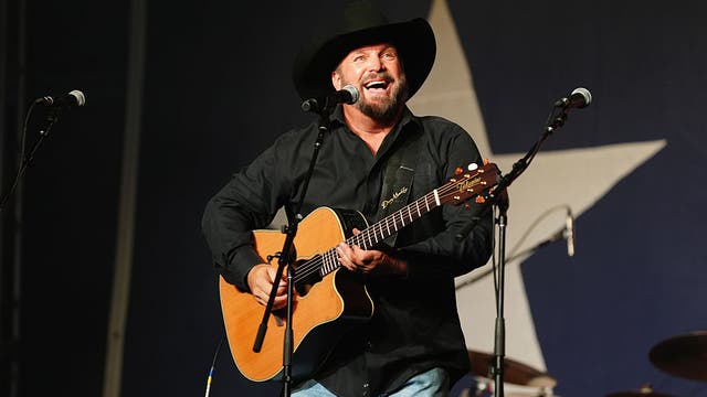 Summerfest 2026: Garth Brooks pop up merch pre-sale; what to know