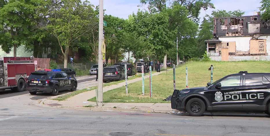 Milwaukee police pursuit ends in crash, 2 arrests after shooting
