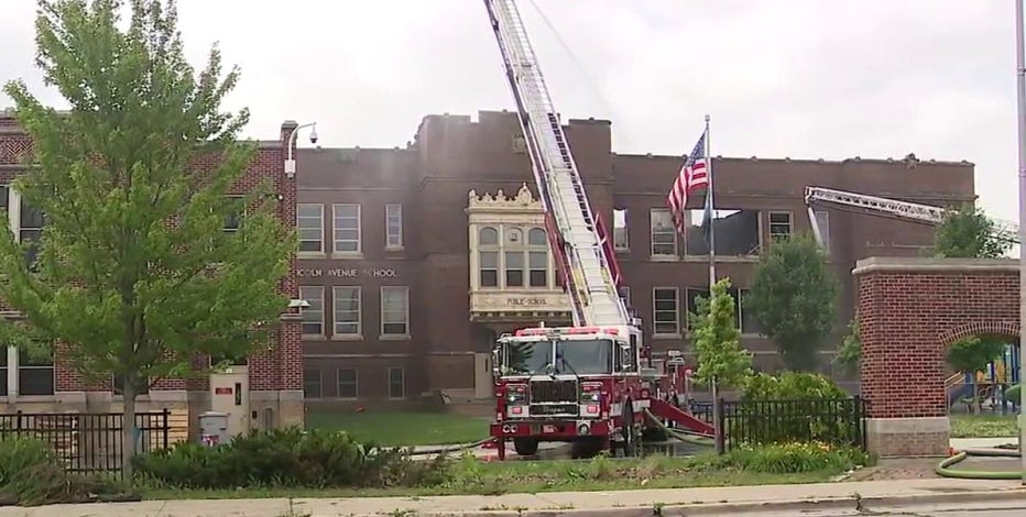 Lincoln Avenue School fire in Milwaukee; no injuries reported