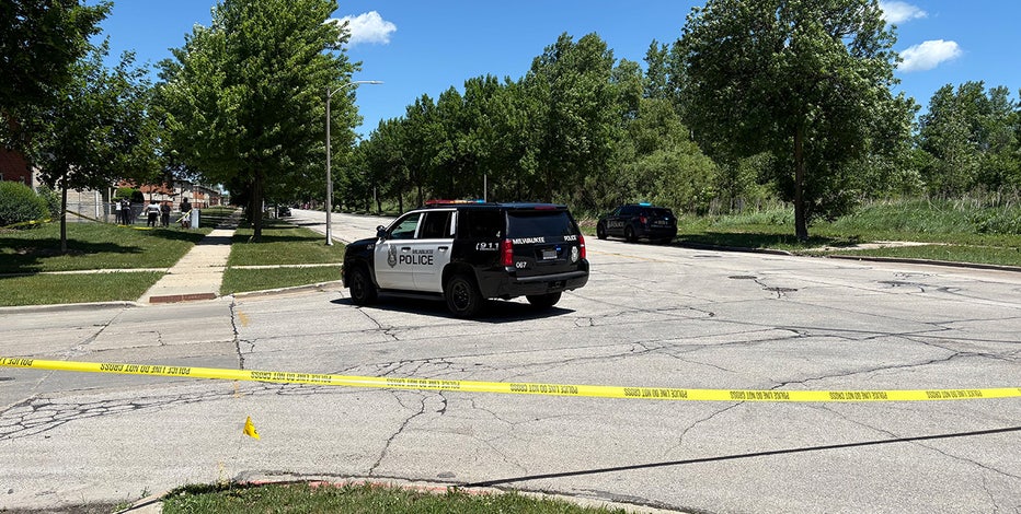 Milwaukee police shooting: Armed suspect killed after standoff