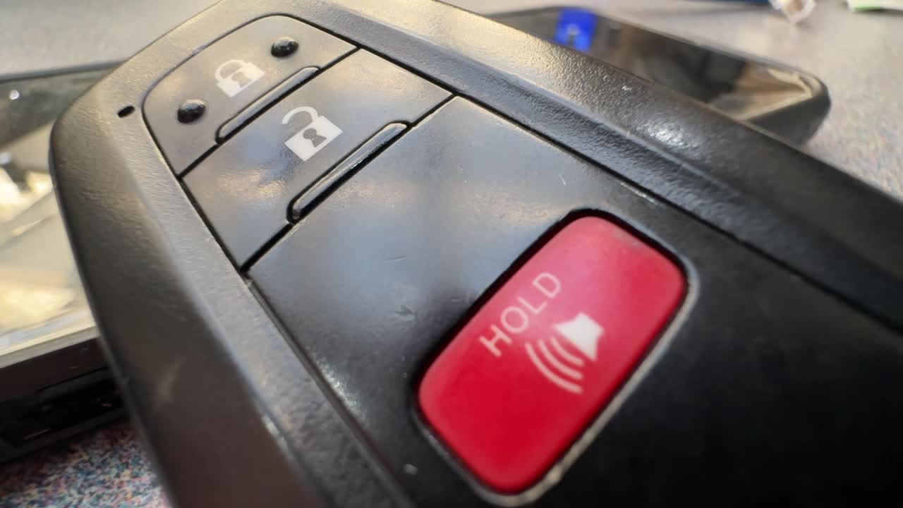 Milwaukee thieves use car key fob programmers to steal vehicles