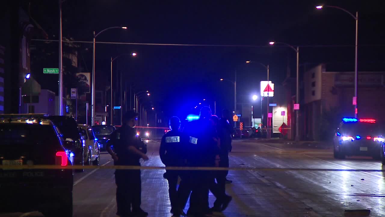 Milwaukee hit-and-run; 2 people killed, police seek driver