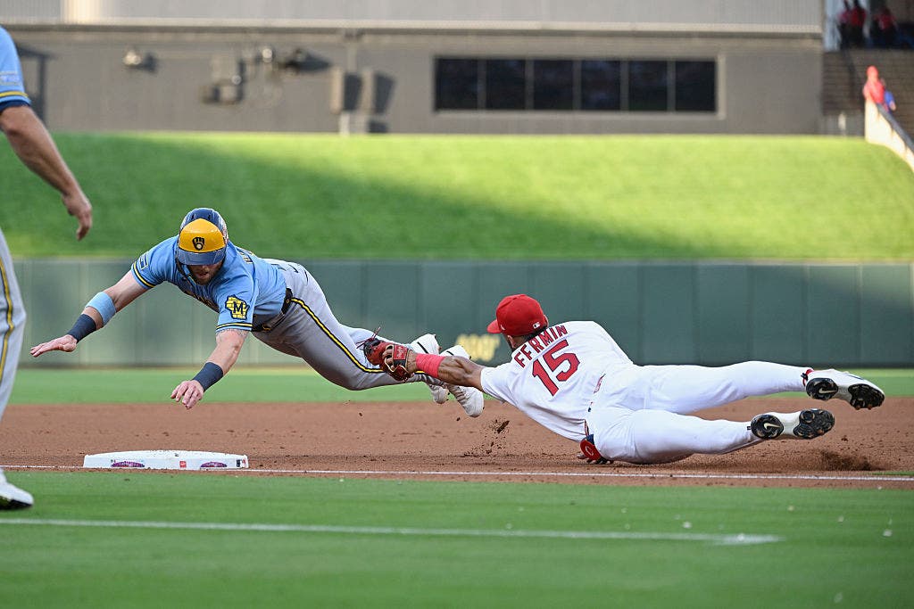 NL Central-leading Brewers beat the Cardinals 8-4