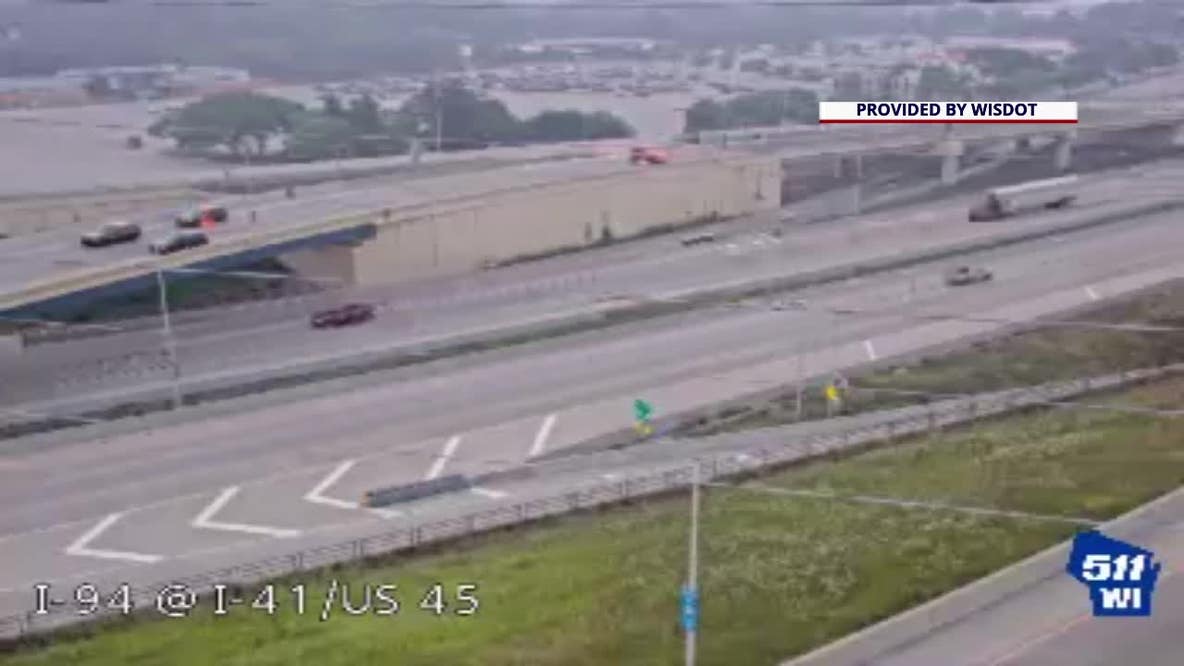 Zoo Interchange motorcycle crash, 2 people injured