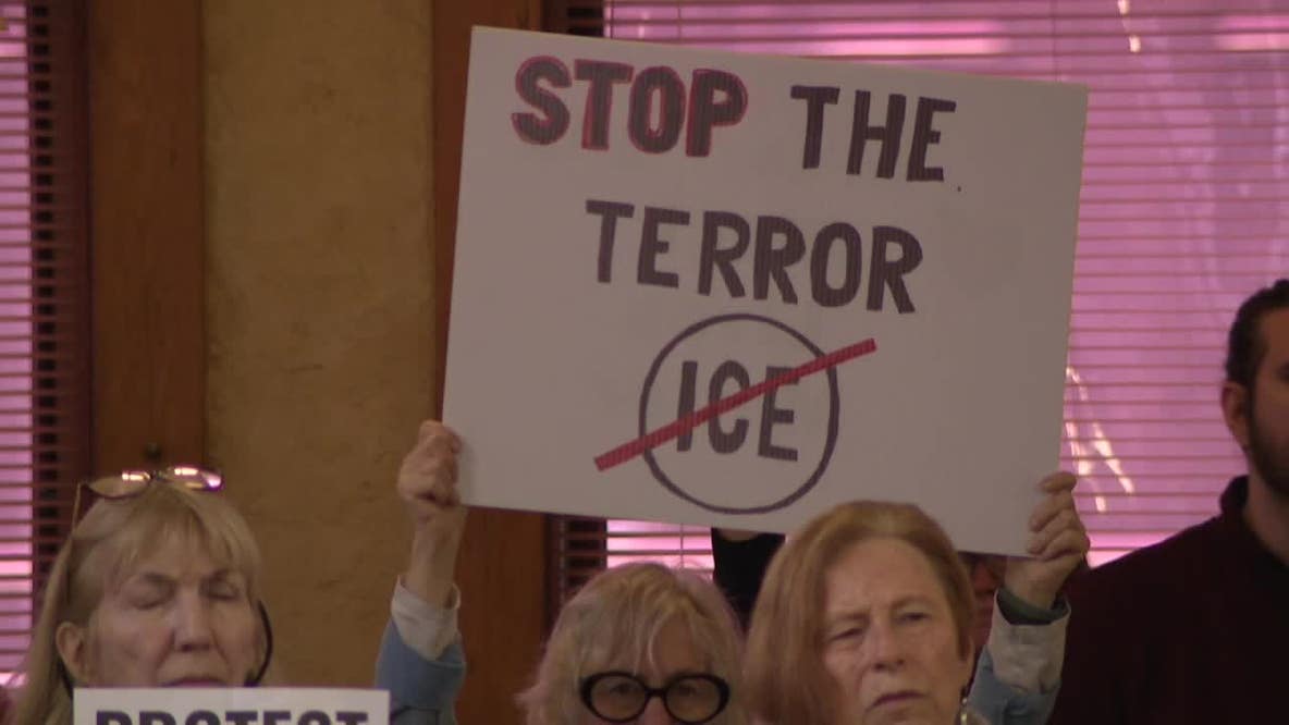 ICE in Milwaukee: US DOJ says it will not comply with mask ban ordinance