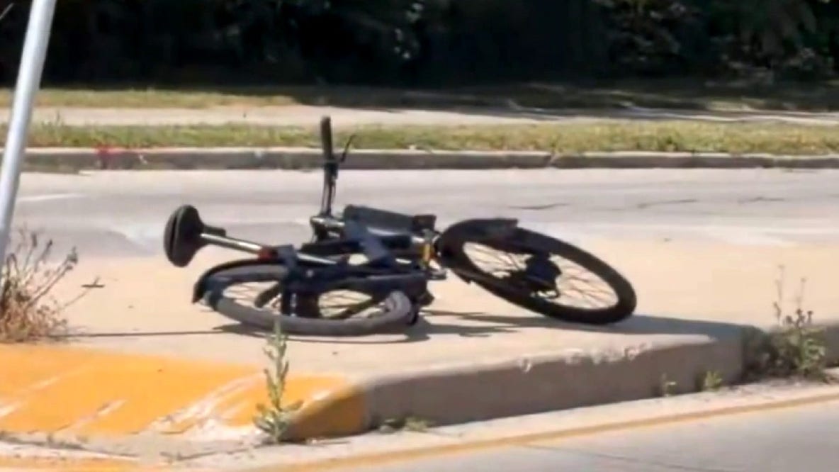 Milwaukee crash, bicyclist hit near Oak Leaf Trail