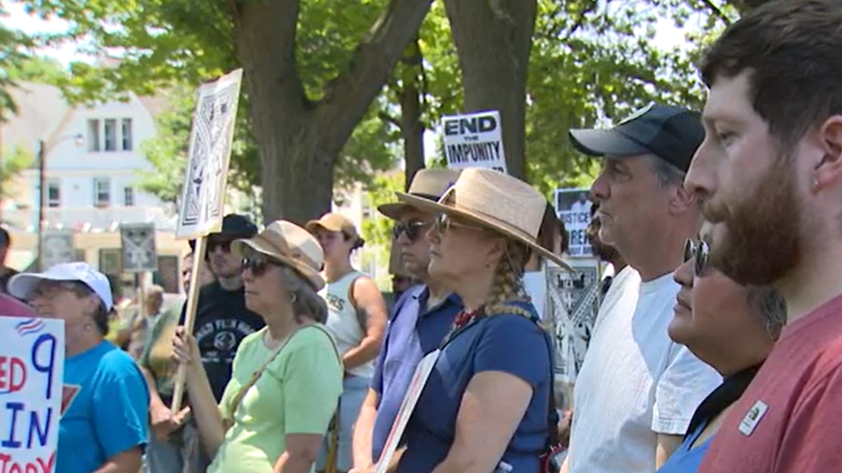 Milwaukee vigil honors man fatally shot by ICE in Houston
