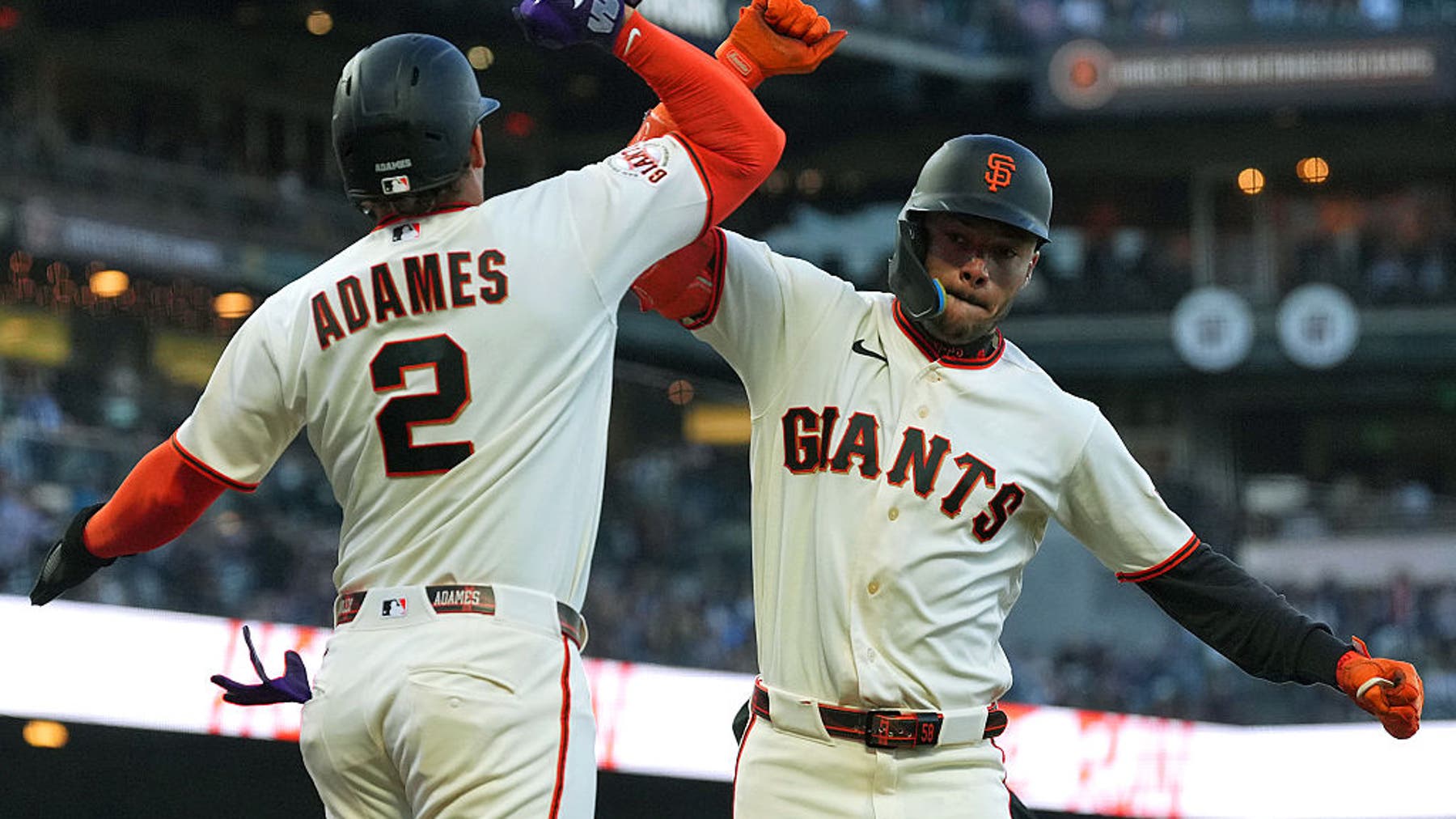 San Francisco Giants shut out Milwaukee Brewers 3-0