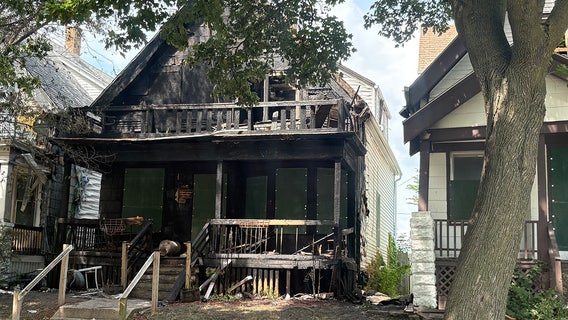 Milwaukee fire: 3 homes uninhabitable near 29th and Chambers