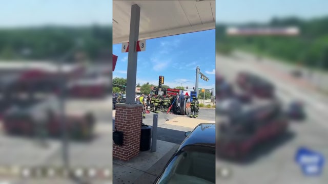 Driver flees police, crashes at Mayfair and Capitol; stolen handgun found