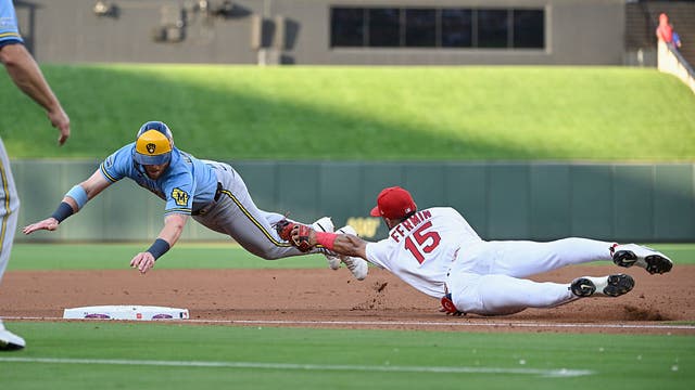 NL Central-leading Brewers beat the Cardinals 8-4