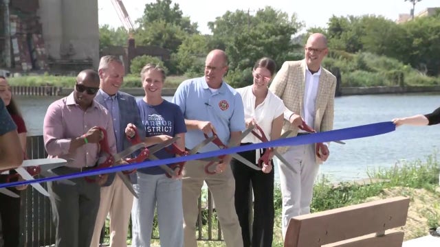 Milwaukee Harbor District Riverwalk ribbon cutting; transforms inner harbor