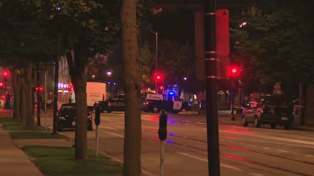 Milwaukee fatal crash, Kilbourn and Jackson; bicyclist, vehicle collide