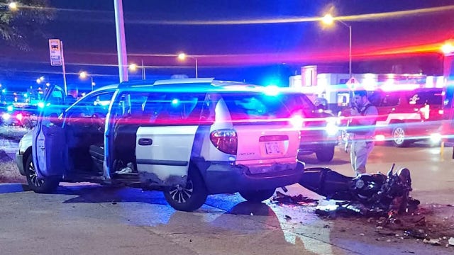 West Allis crash; motorcycle, minivan collide; 1 taken to hospital