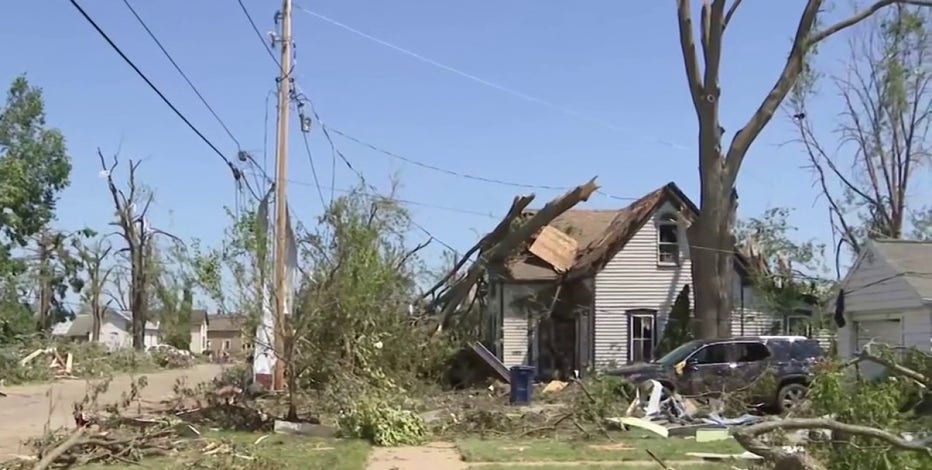 Wisconsin tornado: Menasha police ask public to avoid damaged area