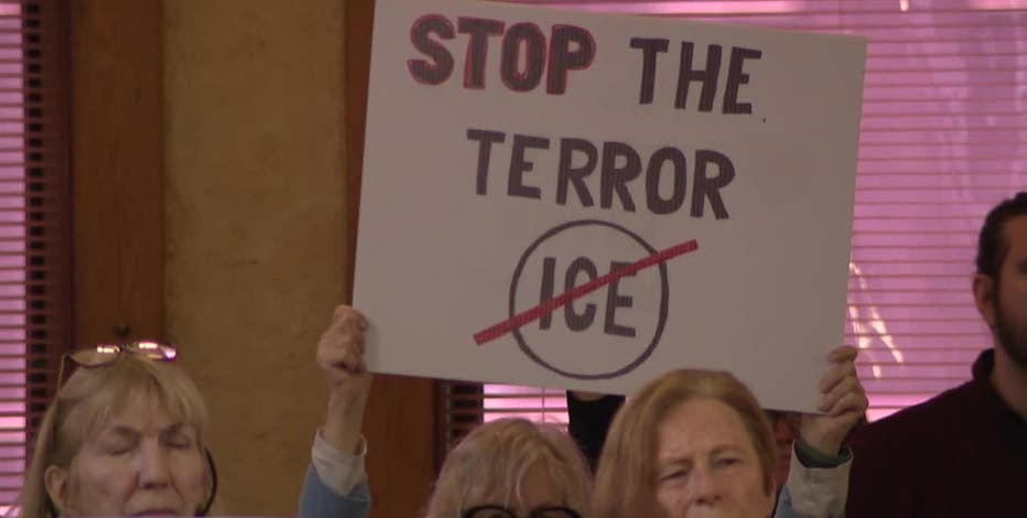 ICE in Milwaukee: US DOJ says it will not comply with mask ban ordinance