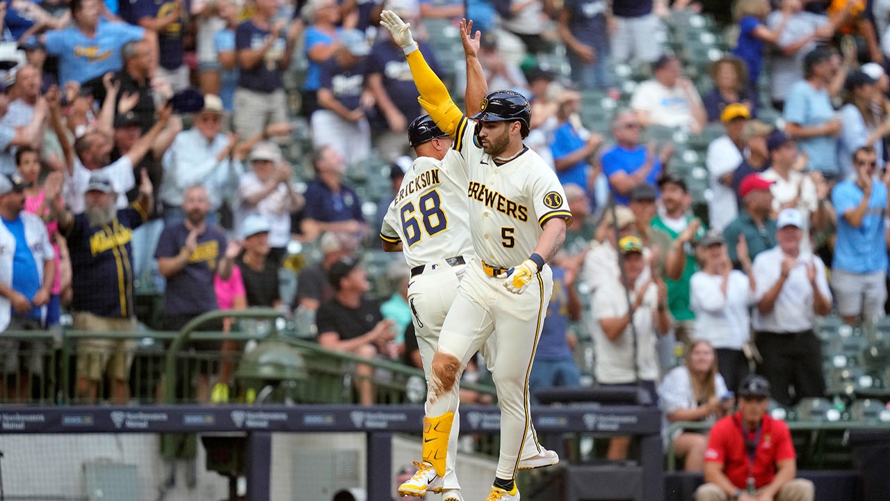 Brewers score: Milwaukee scores 6 runs in 1st inning, tops Seattle 7-4
