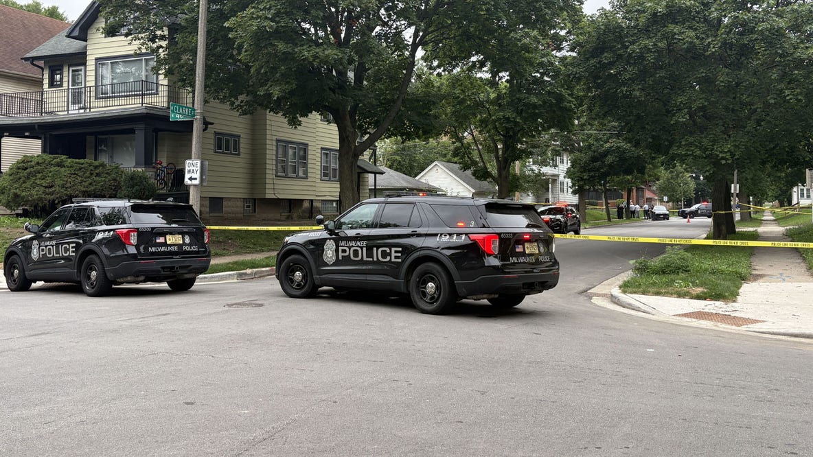 Milwaukee homicide near 40th and Clarke; 16-year-old dead