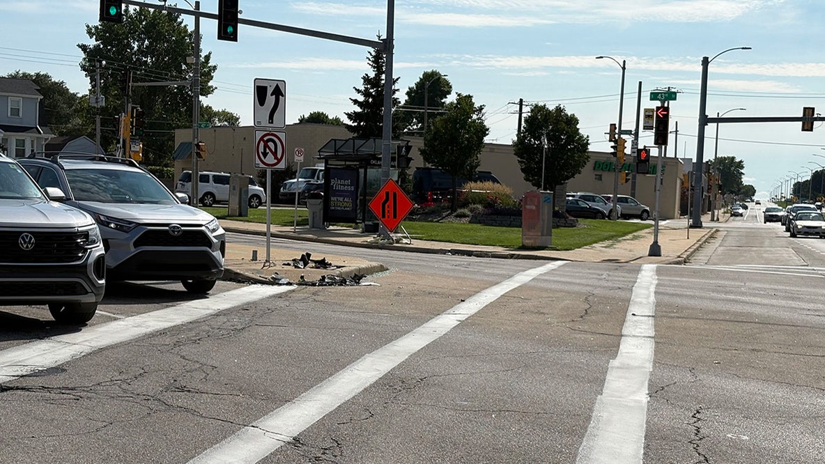 Milwaukee crash near 43rd and Forest Home; 2 injured, 1 cited