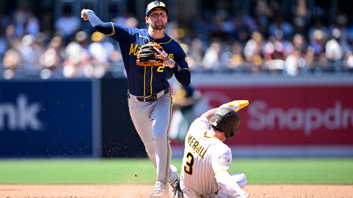 Brewers score: San Diego wins 4-3 in 11 innings to sweep Milwaukee