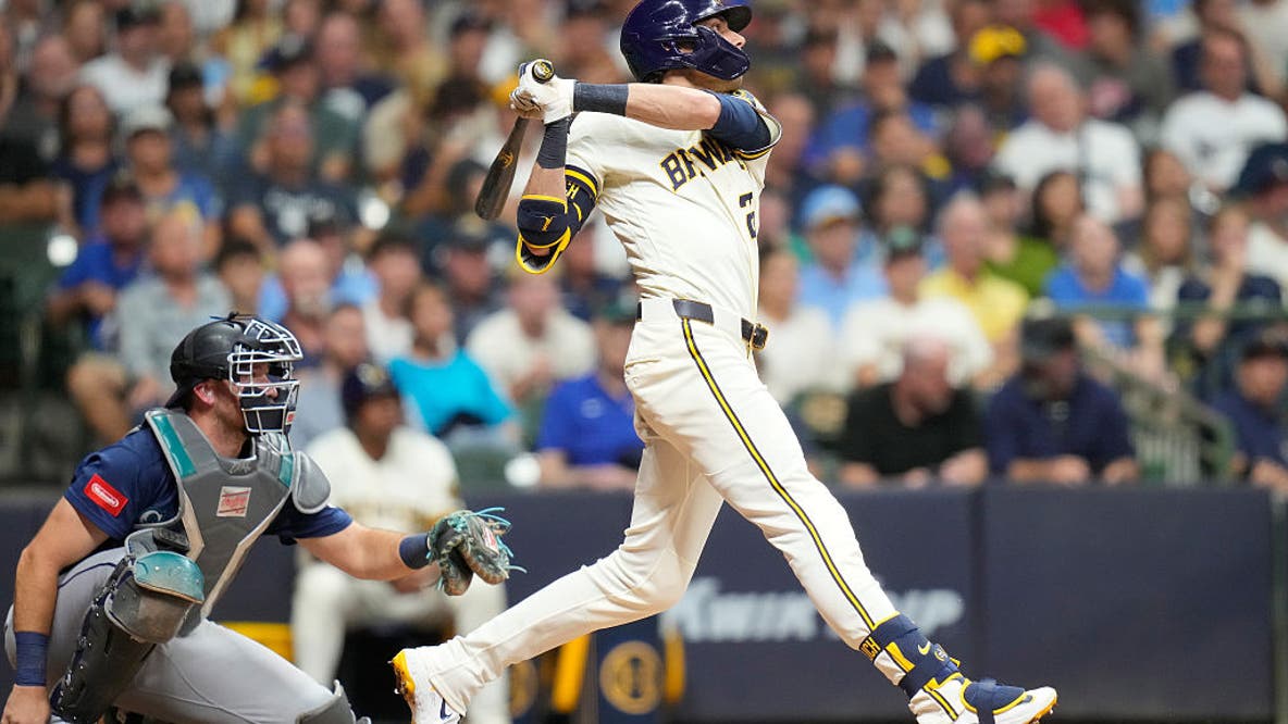 Milwaukee Brewers crush Mariners 22-0 in historic record-tying rout