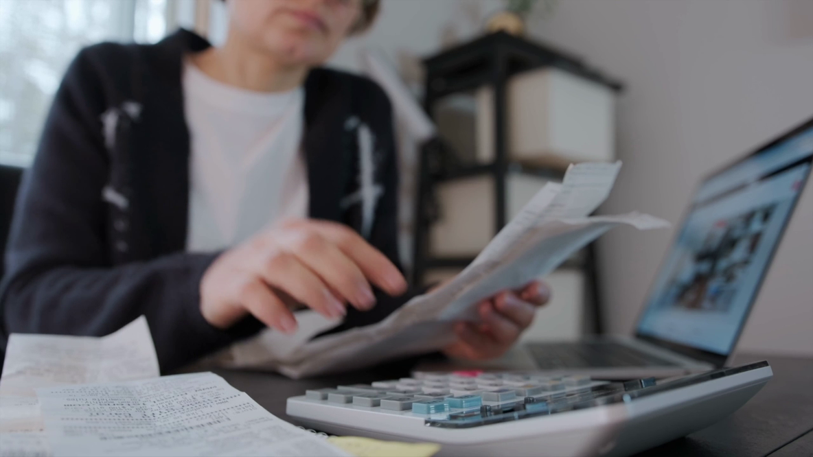 Americans hide money struggles, seek better bank advice: study