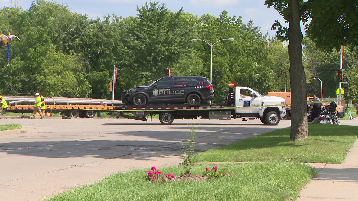 Milwaukee police chase; squad crashes into SUV, 1 injured