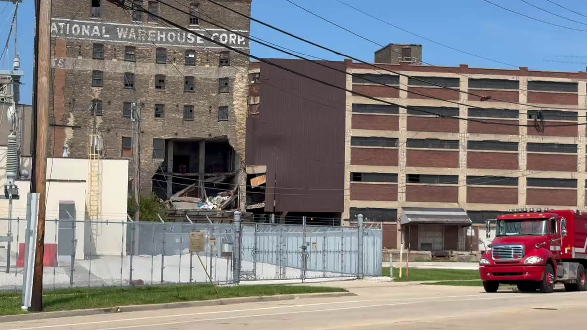 Partial wall collapse at vacant Milwaukee industrial building