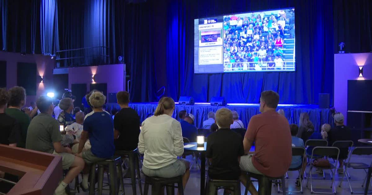 Whitefish Bay Little League watch party fills The Argo
