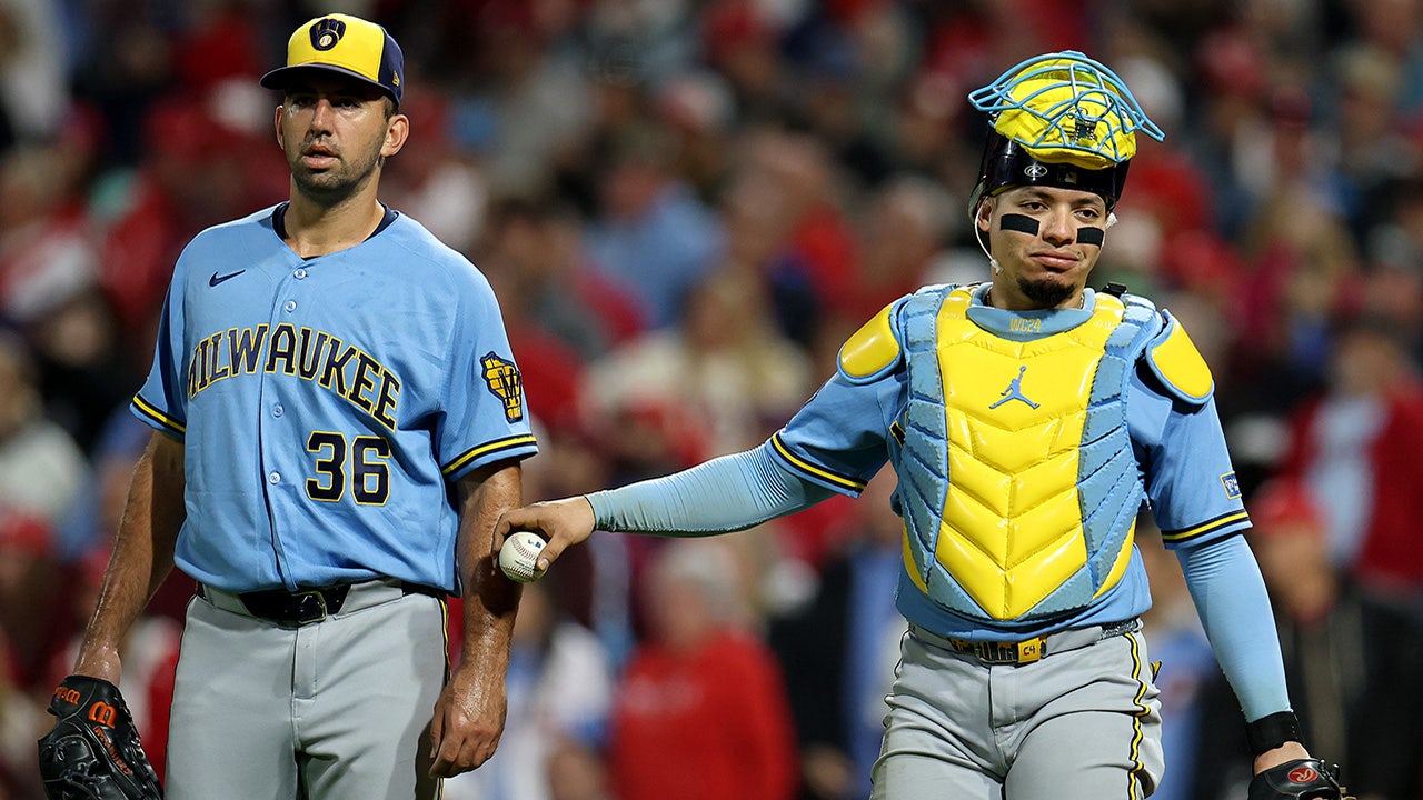 Brewers score: Milwaukee falls to Philadelphia 6-4, still clinch bye