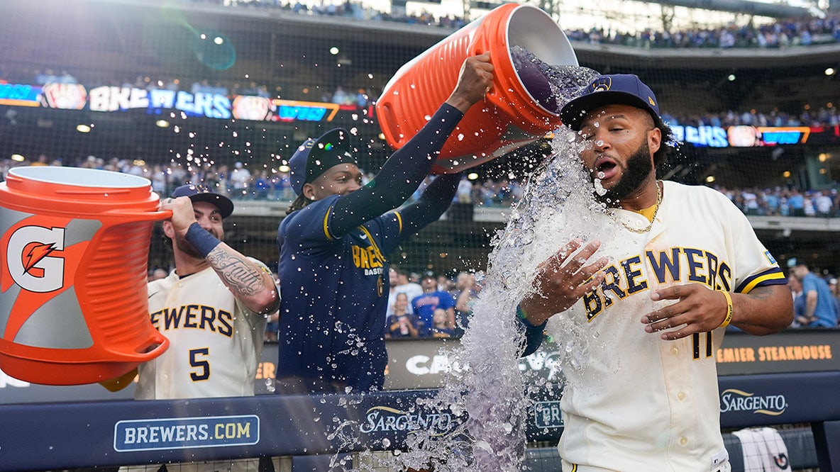 Brewers score: Milwaukee holds off Chicago's comeback attempt, wins 4-3