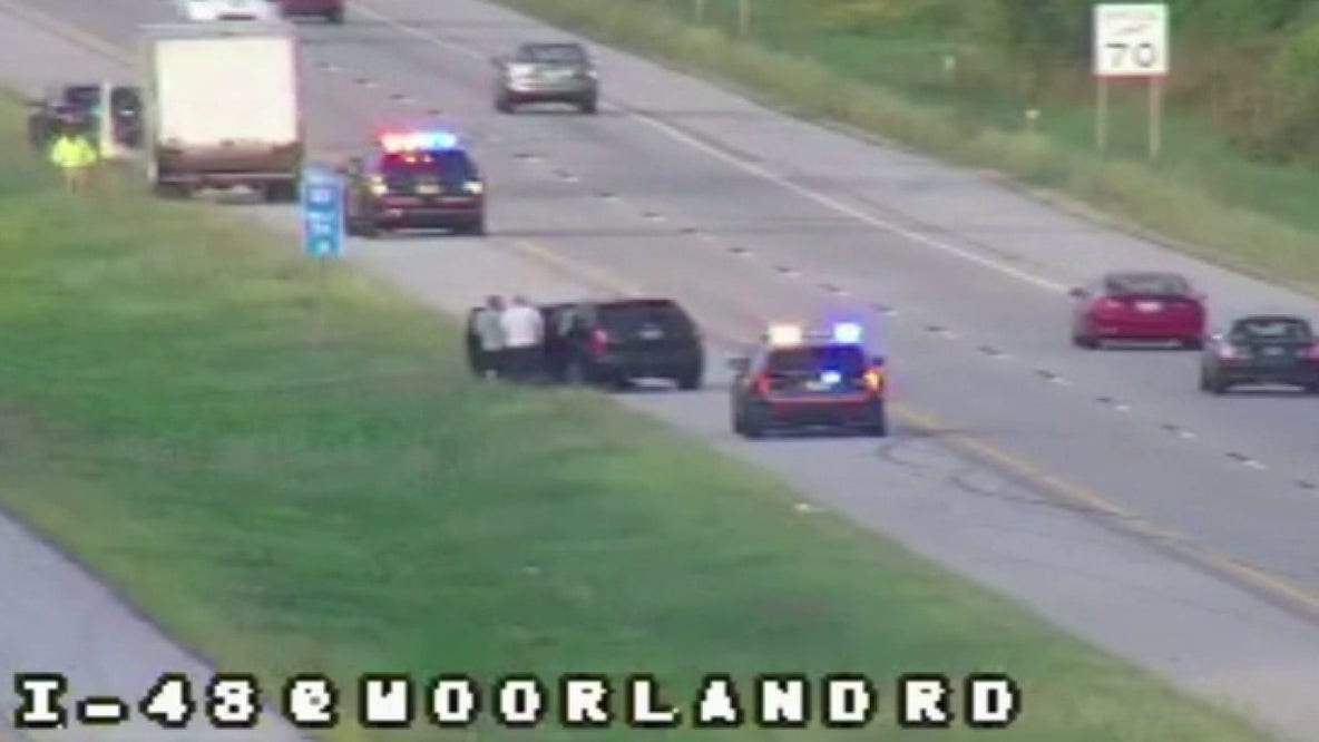 5-vehicle crash on I-43 in Waukesha County; 2 taken to hospital