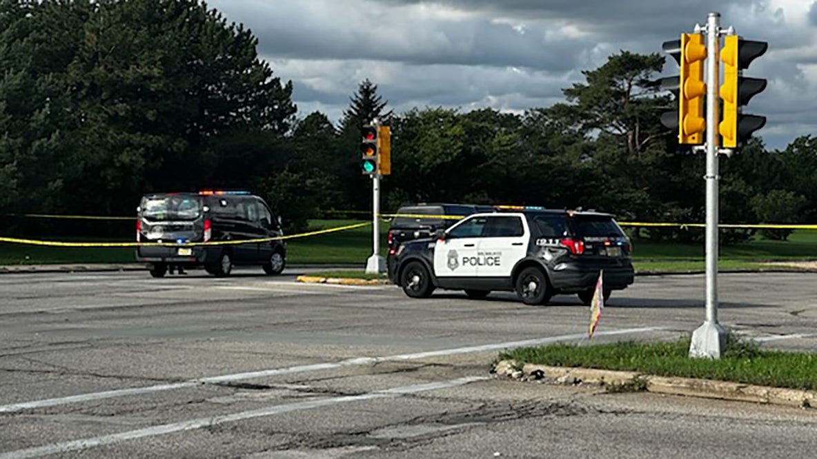 Milwaukee crash: Pedestrian hit, killed near 92nd and Hampton