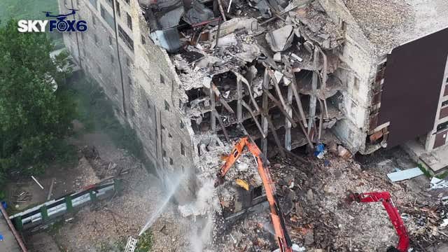 Historic 1890s Milwaukee building being demolished after collapse