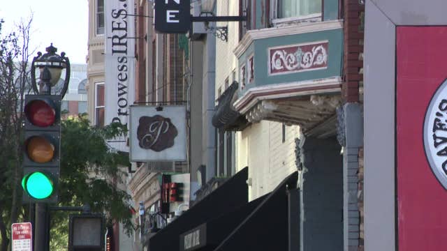 Milwaukee's Water Street rolls back food truck curfew, safety concerns linger