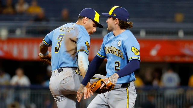 Milwaukee Brewers win NL Central Division for 4th straight season