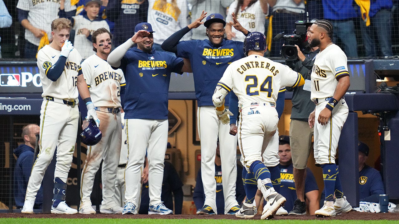 Brewers score: Milwaukee wins NLDS Game 1 in down-to-the-wire finish