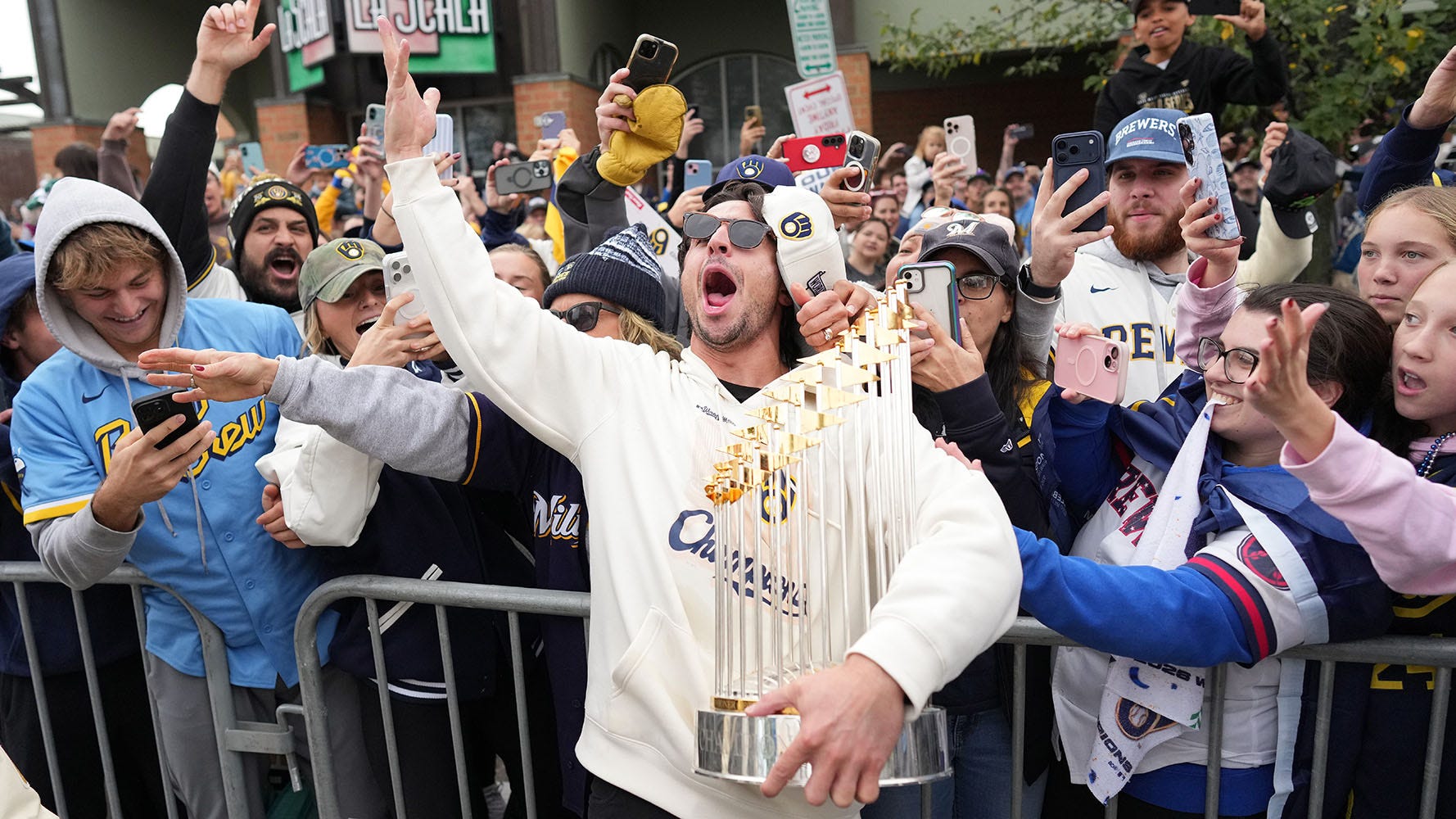 PHOTOS: Brewers World Series parade, rally