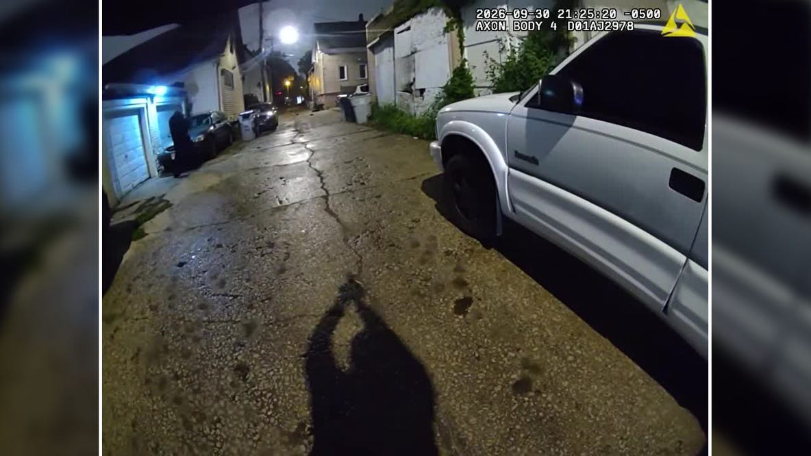 Bodycam: Milwaukee police shooting, 17-year-old suspect wounded