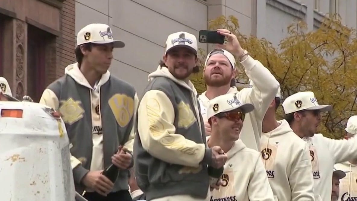 Milwaukee bars ready for crowd surge after Brewers parade