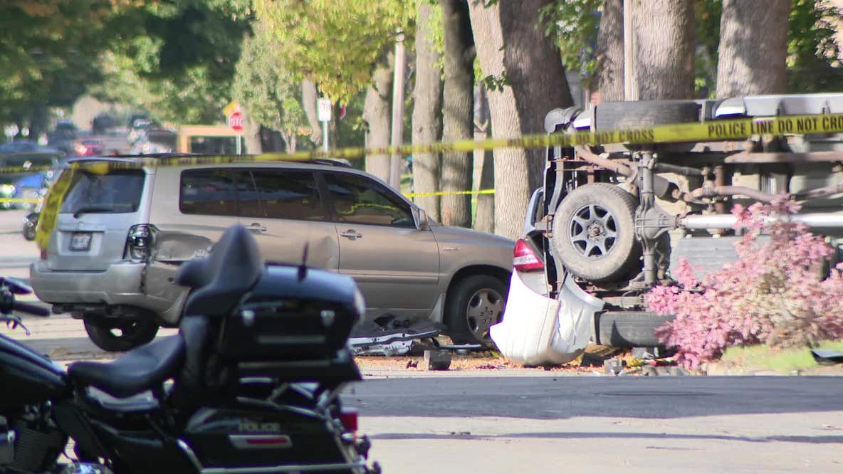 Milwaukee police chase ends in fatal crash; 1 dead, 2 in custody