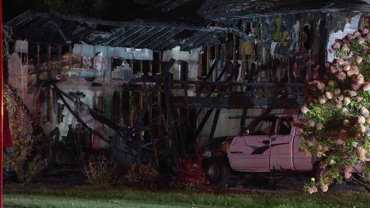 Brown Deer garage fire; police, state fire marshal investigating
