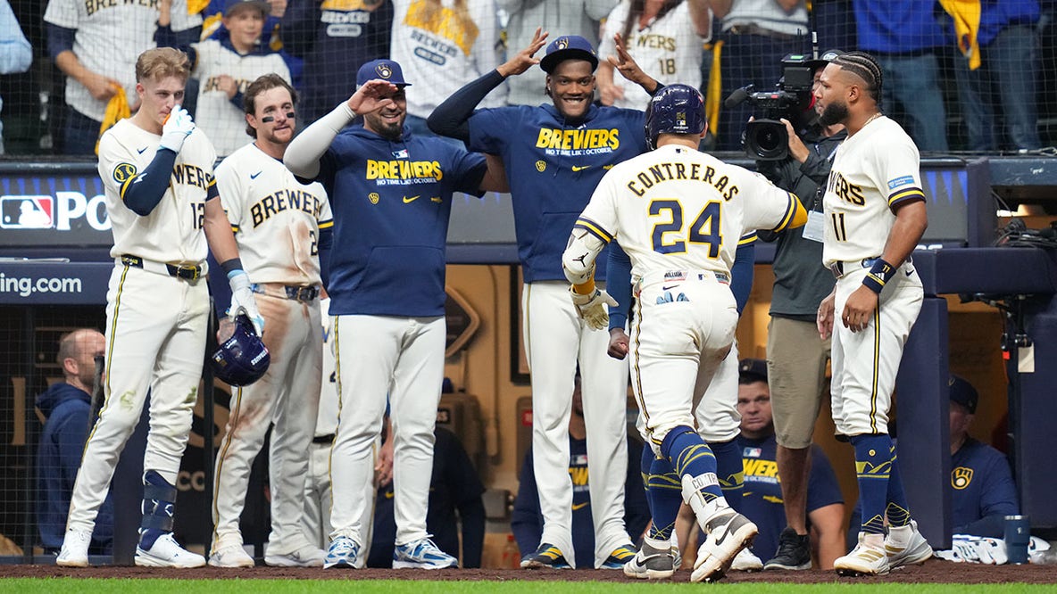 Brewers score: Milwaukee wins NLDS Game 1 in down-to-the-wire finish